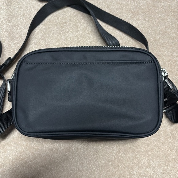 Lululemon Crossbody Camera Bag 2L - Picture 5 of 7